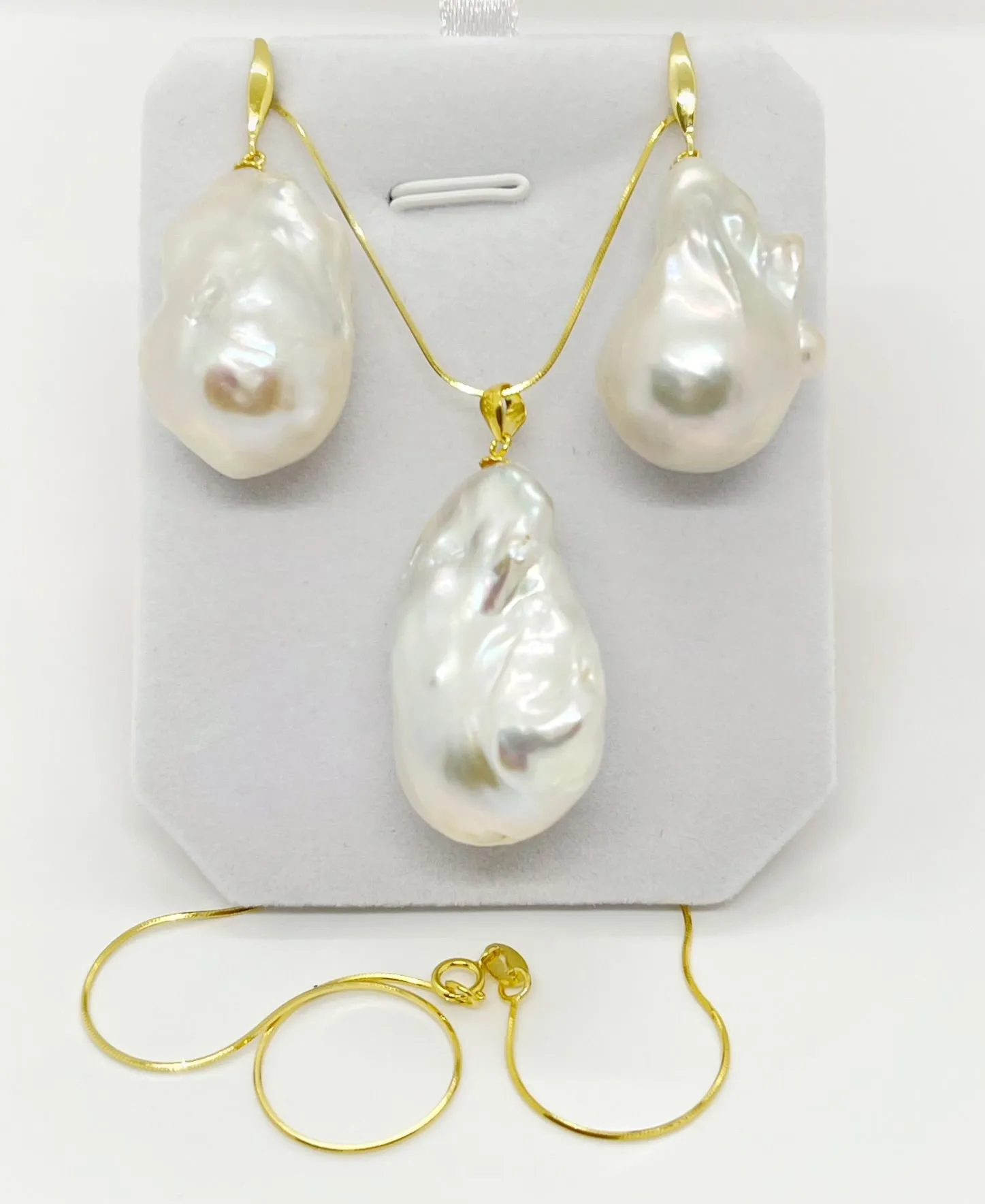 15-20mm AA  SET Baroque Freshwater Pearl Earrings and Pendant