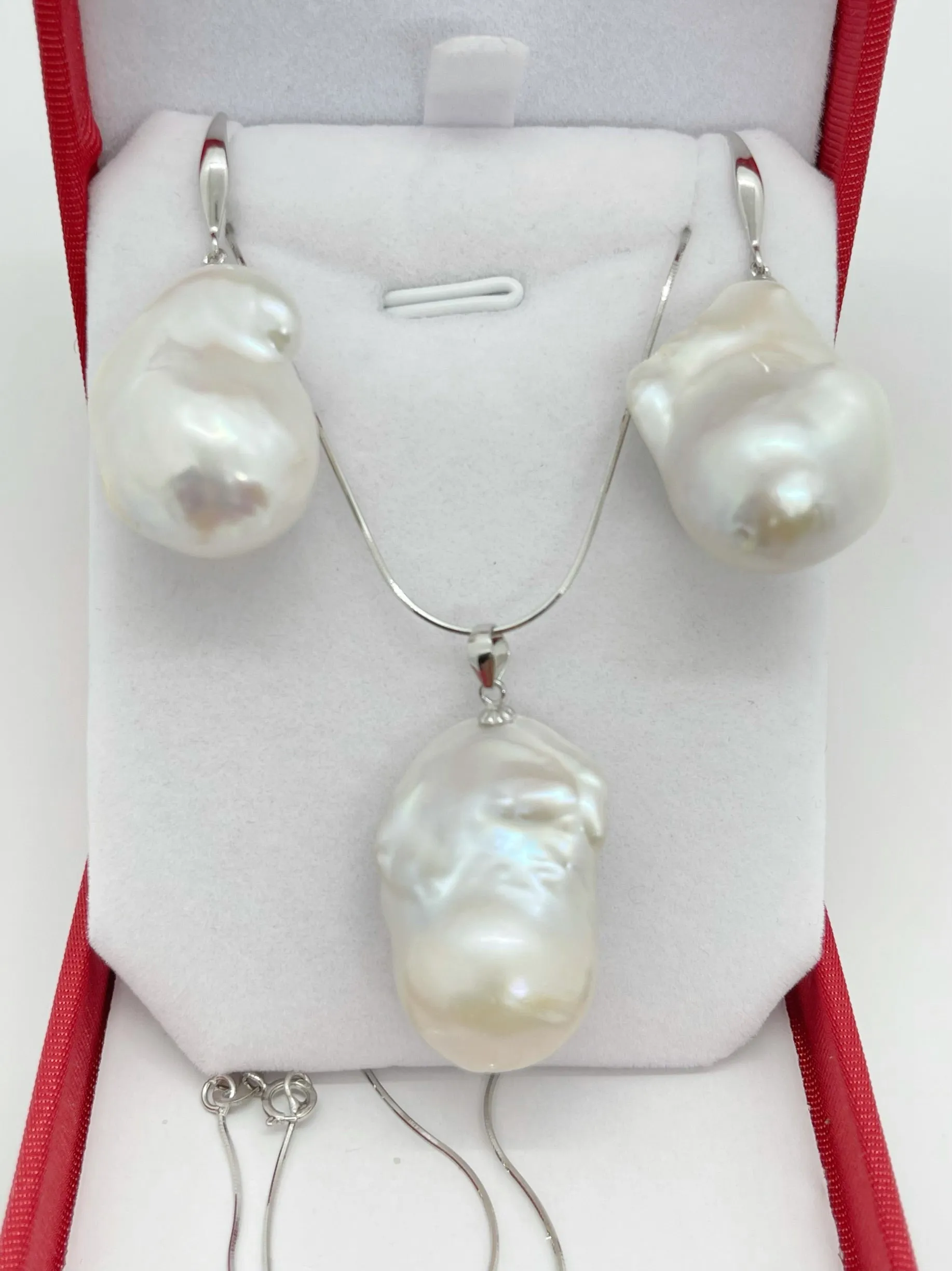 15-20mm AA  SET Baroque Freshwater Pearl Earrings and Pendant