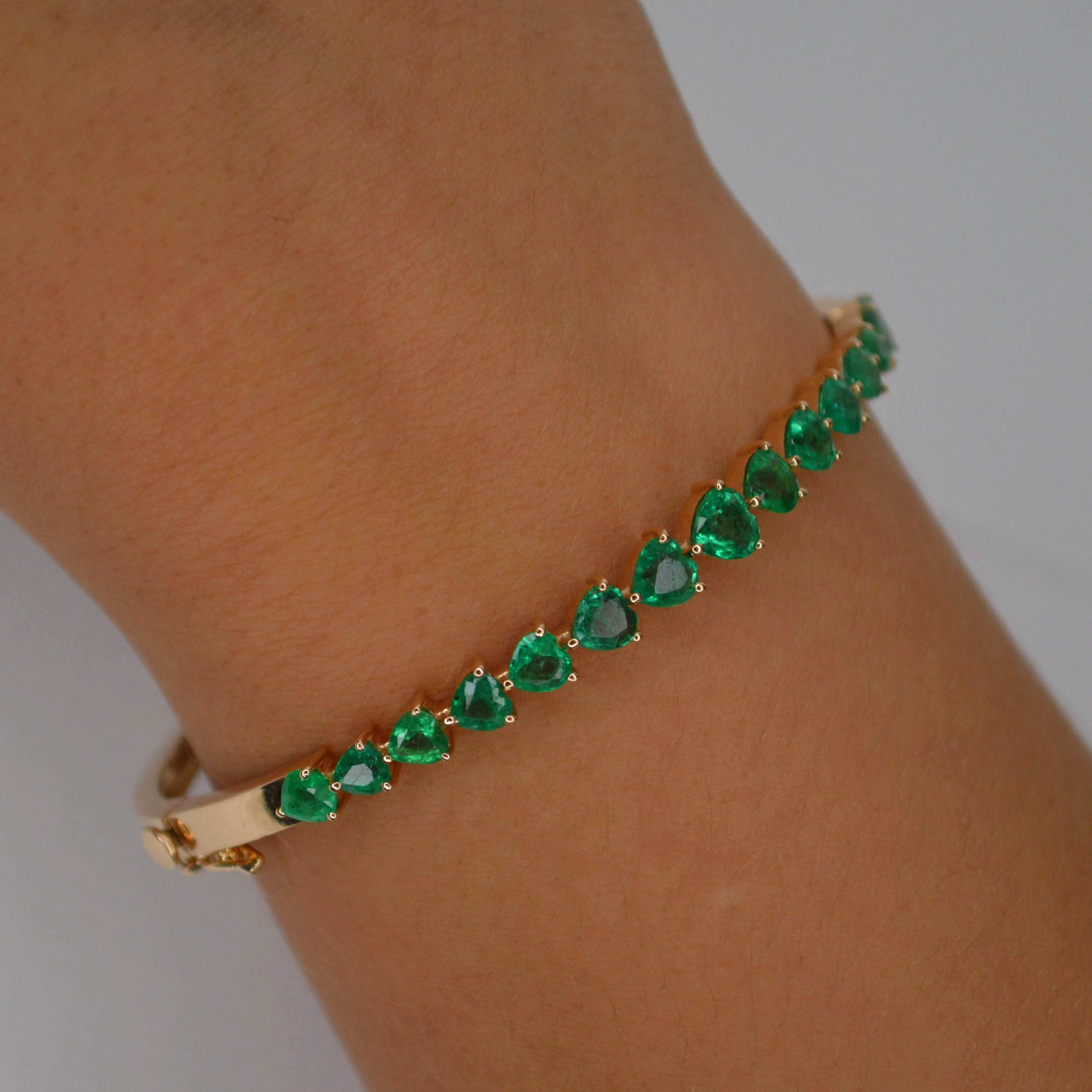 3.15ct Emerald 14K Gold Heart Shape Bangle Bracelet