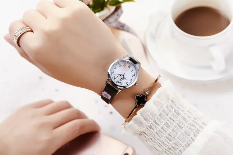 Adorkable Small Watch Girl Boy Belt Fashion Women's Electronic Quartz Watch