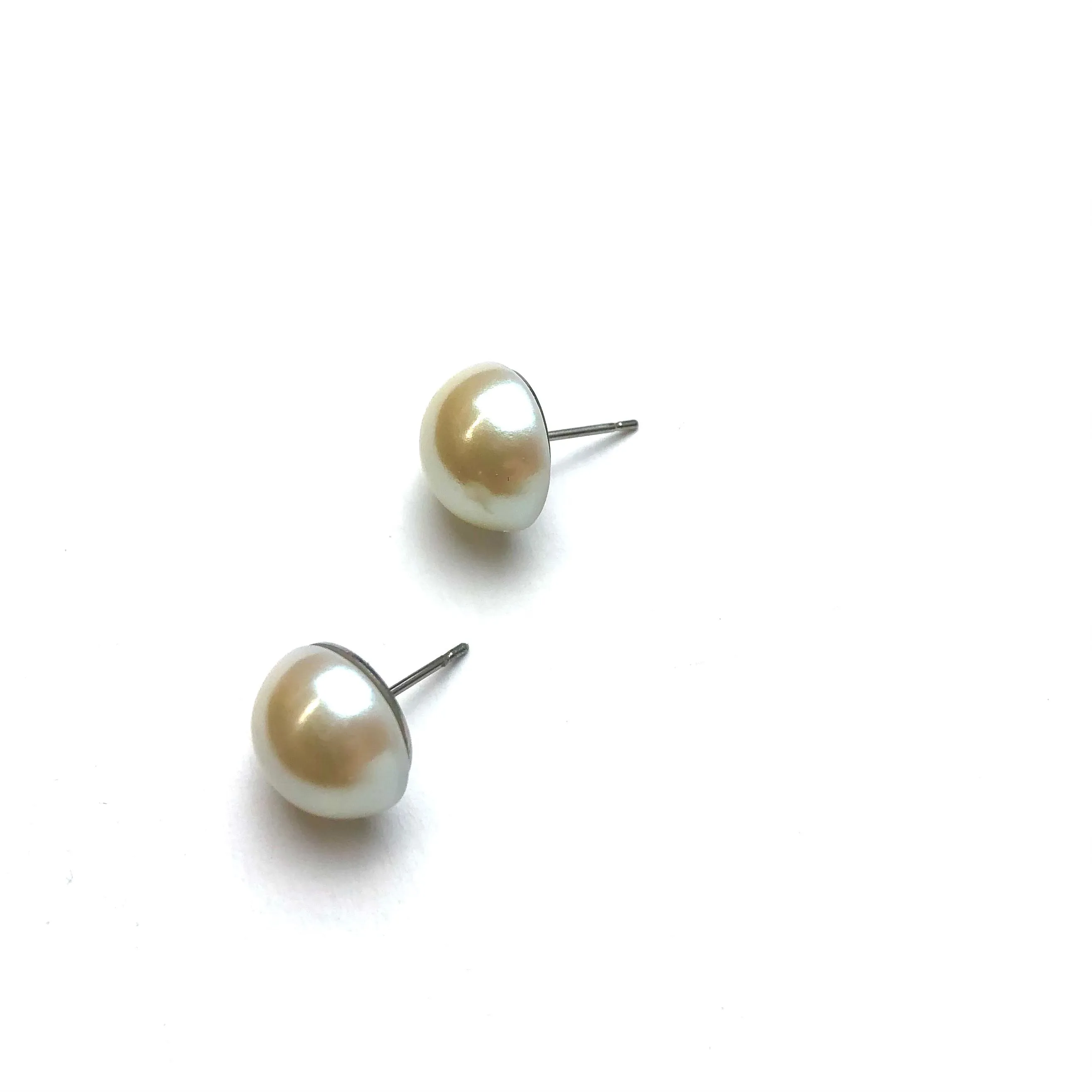 Antique Pearl Small Retro Button Stud Earrings