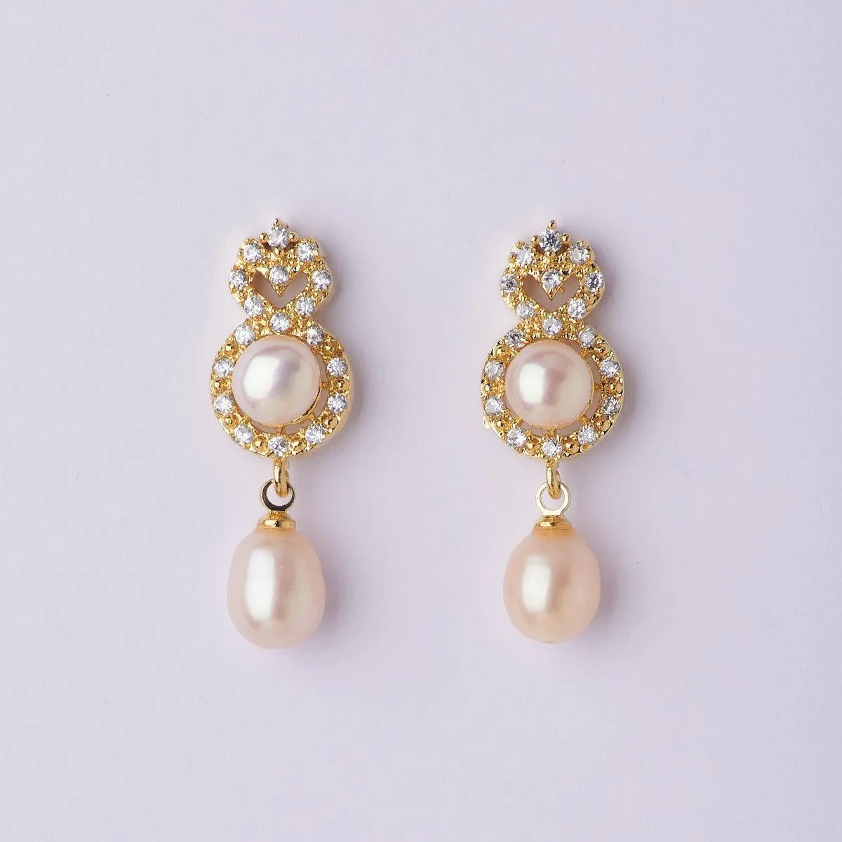 Classic Pearl Hanging Earring