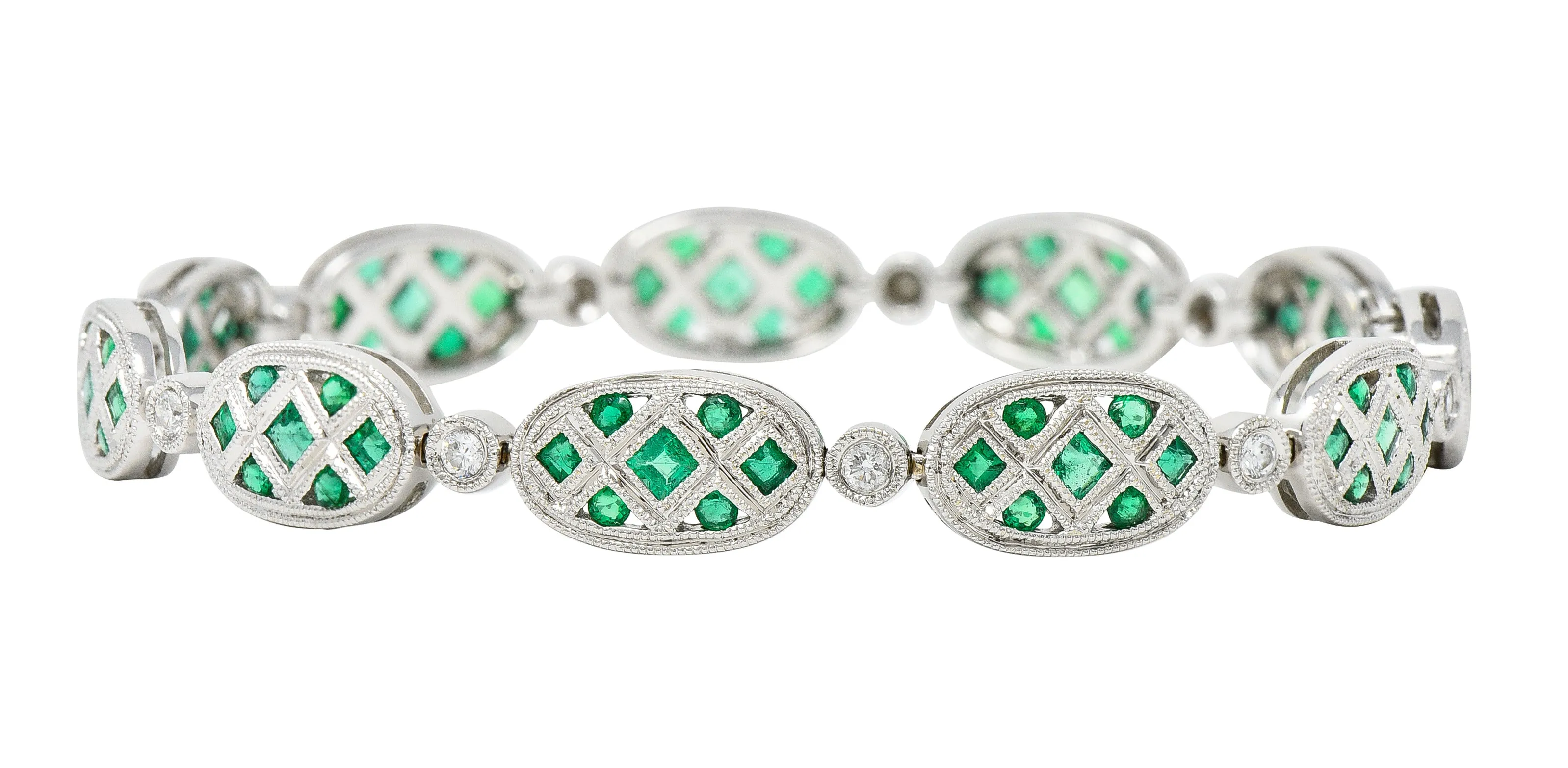 Contemporary 1.80 CTW Emerald Diamond 18 Karat White Gold Lattice Link Bracelet