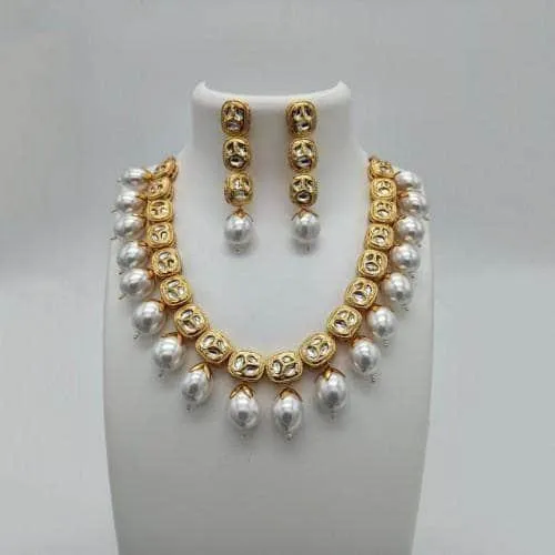 Cut Work Oval Kundan Necklace And Earring Set