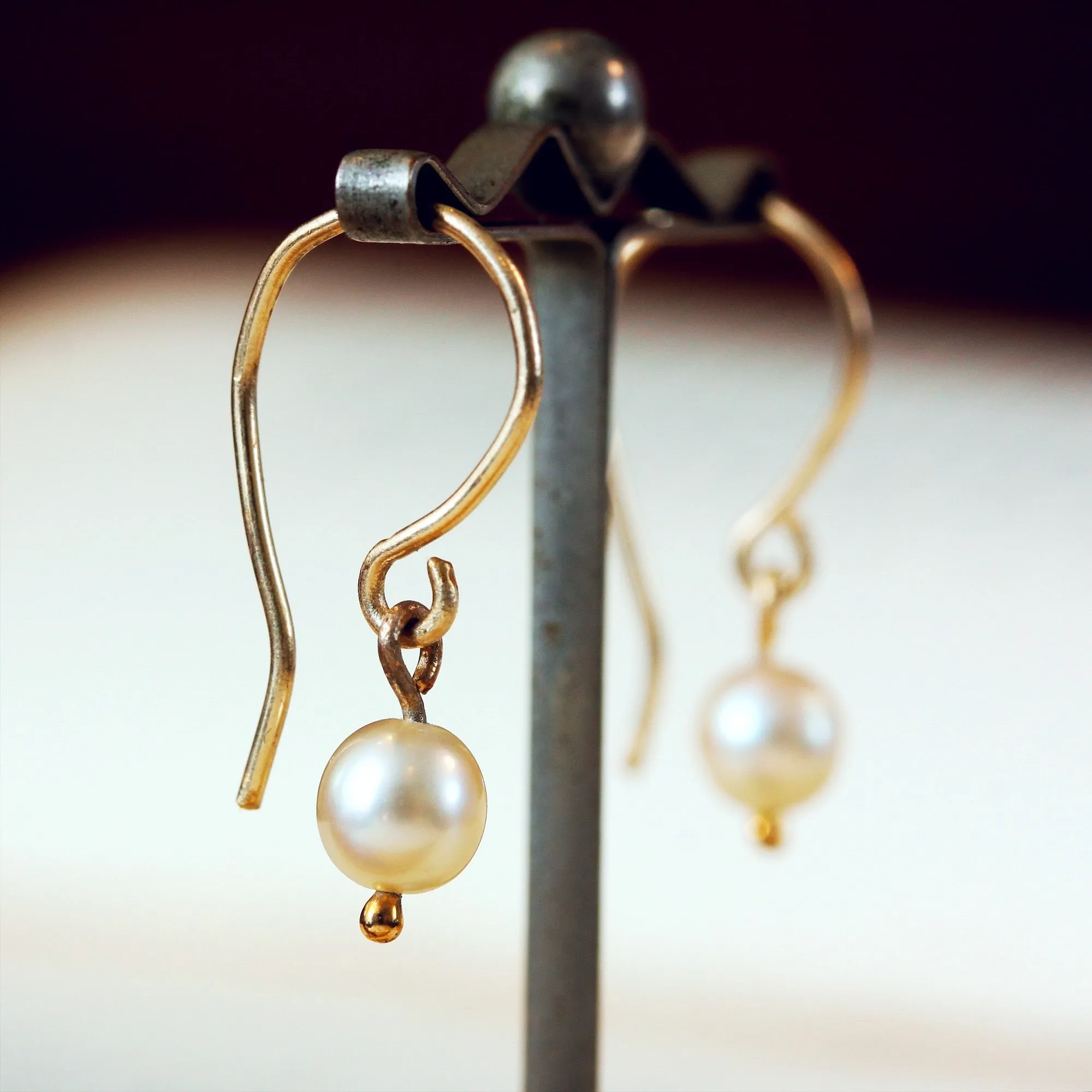 Cute! Cultured Saltwater Pearl Drop Earrings