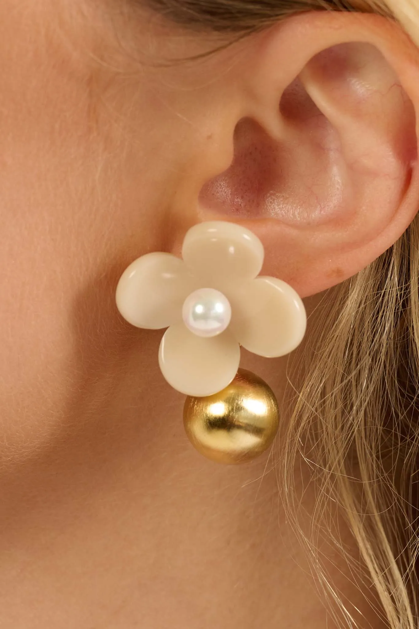 Descanso Pearl Flower Jacket Earrings