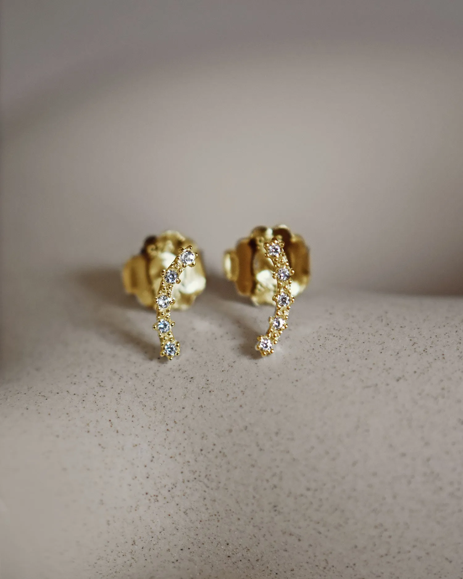 Diamond Sky fall studs gold