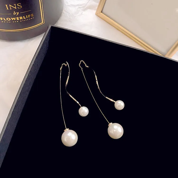 E208 pearls wire drop earrings