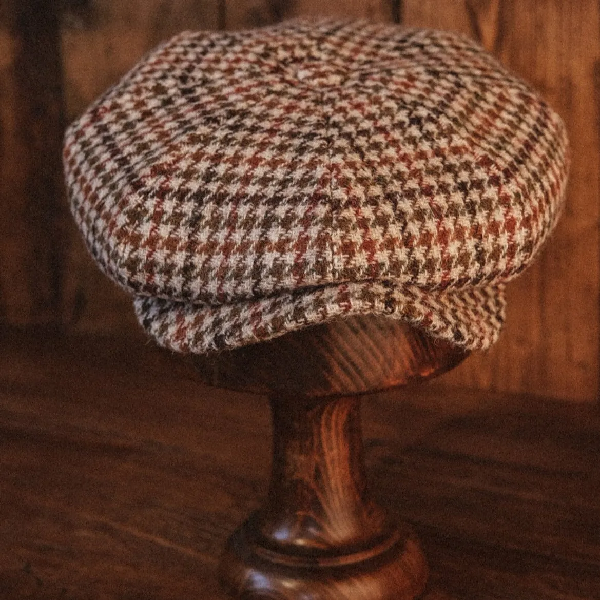 Eight Piece Camel Houndstooth Wool Newsboy Cap