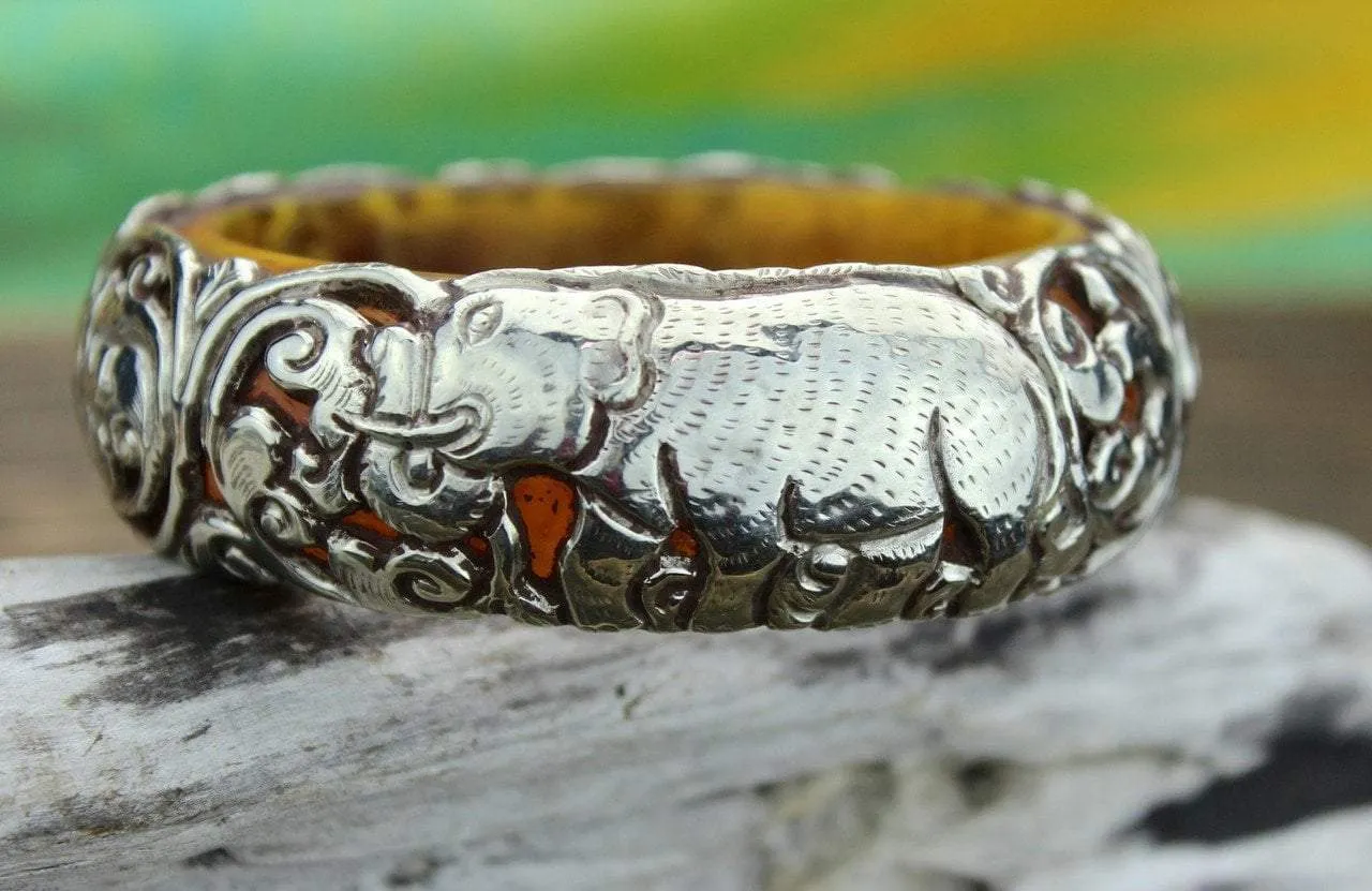 Large Tibetan Copal Animal Bracelet