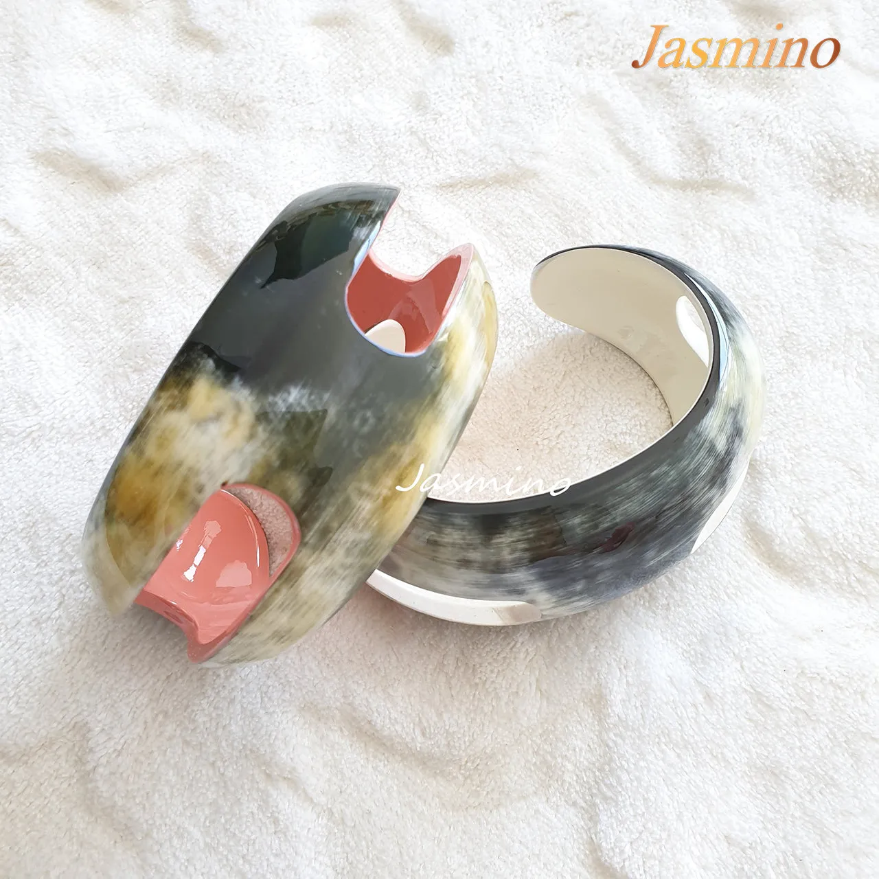 Natural Handmade Bracelet Cuff J17645, Source as Buffalo Horn and Lacquered