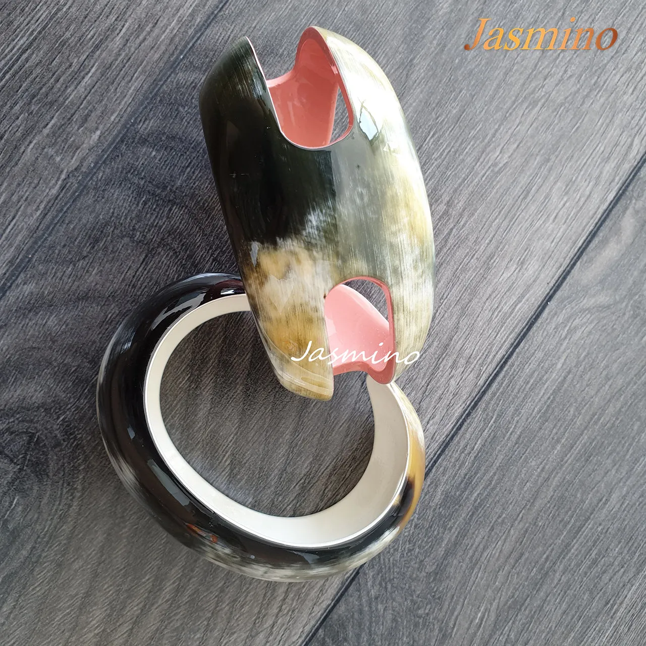 Natural Handmade Bracelet Cuff J17645, Source as Buffalo Horn and Lacquered