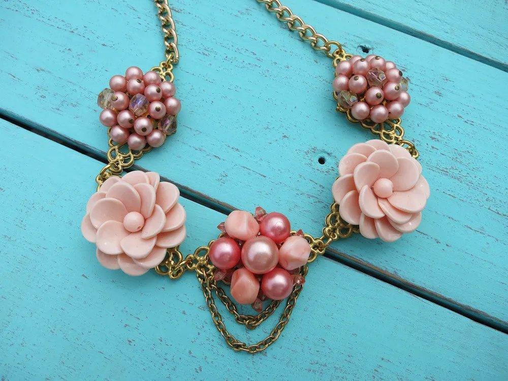 Peaches and Creme Flower Necklace