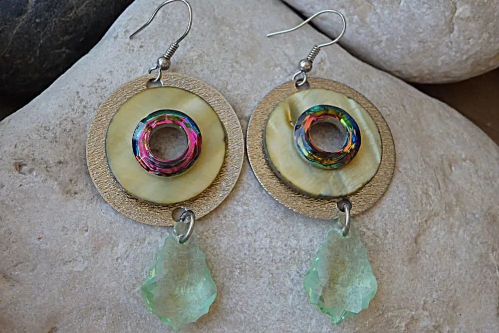 Shell hoop teardrop earring