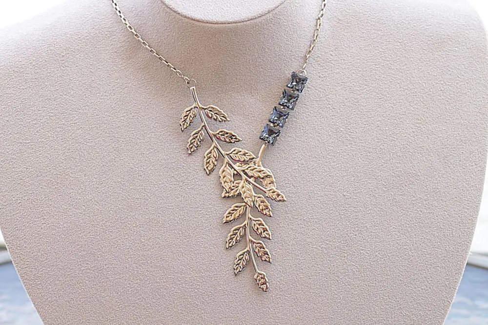 SILVER LEAF NECKLACE